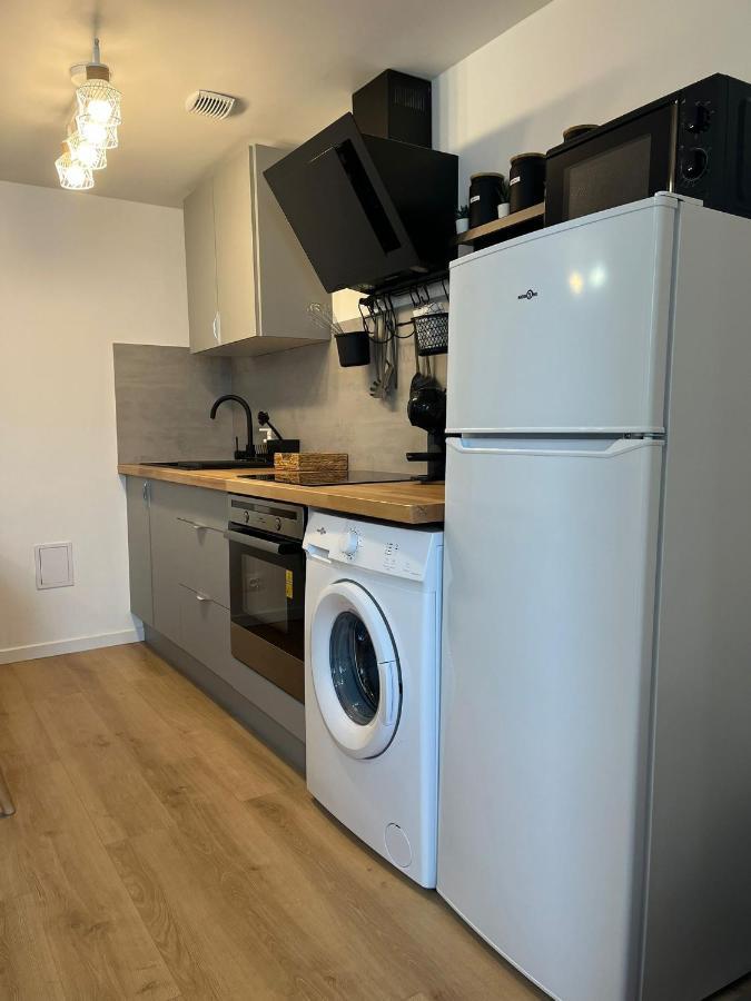 Studio Carnot - Proche Docks 76, Kindarena Et Centre Ville De Rouen - Stationnement Gratuit - Netflix - Wifi Deville-les-Rouen Ngoại thất bức ảnh